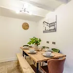 4 Bed In Oc-89363 Holiday home *